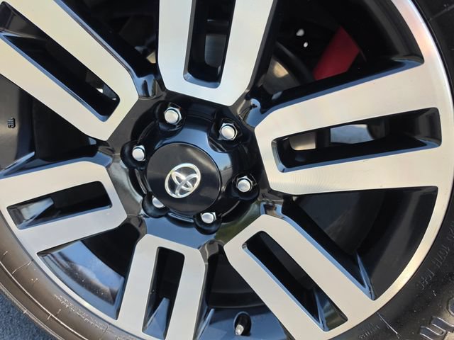 Used 2022 Toyota 4Runner Limited AWD/4WD image 4