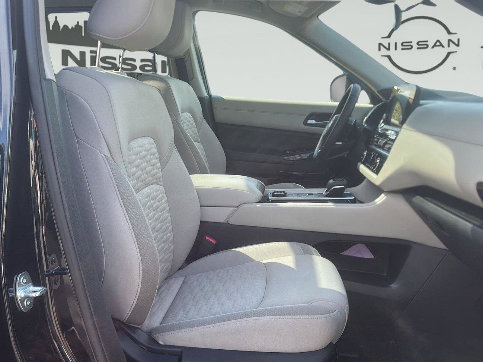 Used 2022 Nissan Pathfinder SV w/ SV Premium Package AWD/4WD image 21