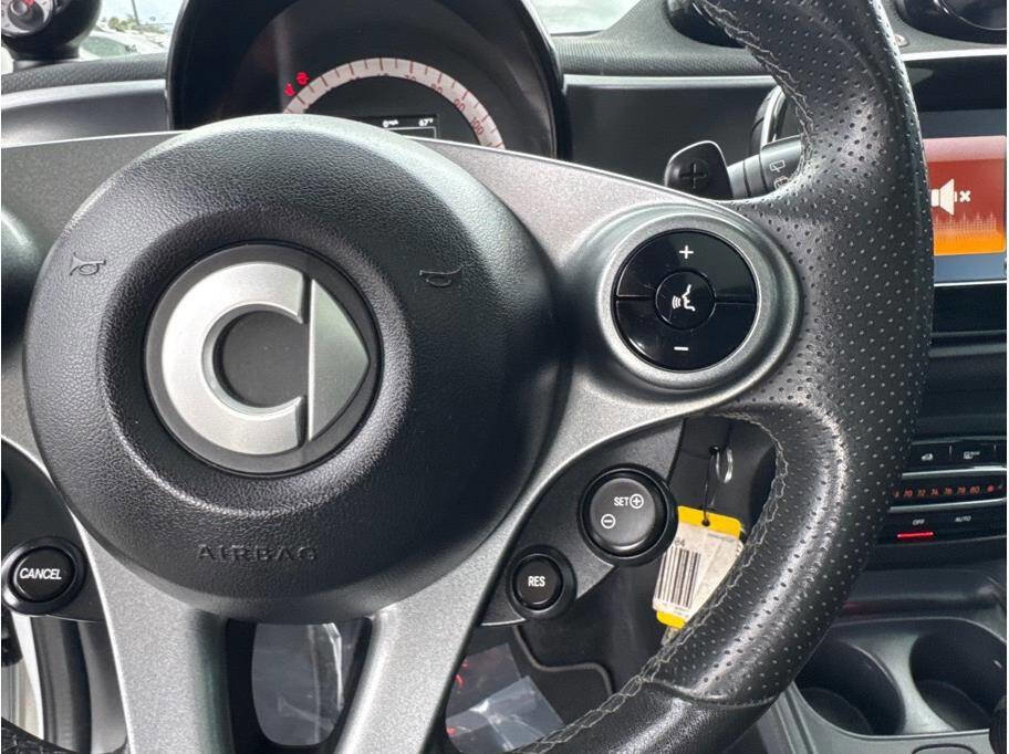 Used 2016 smart fortwo Prime image 11