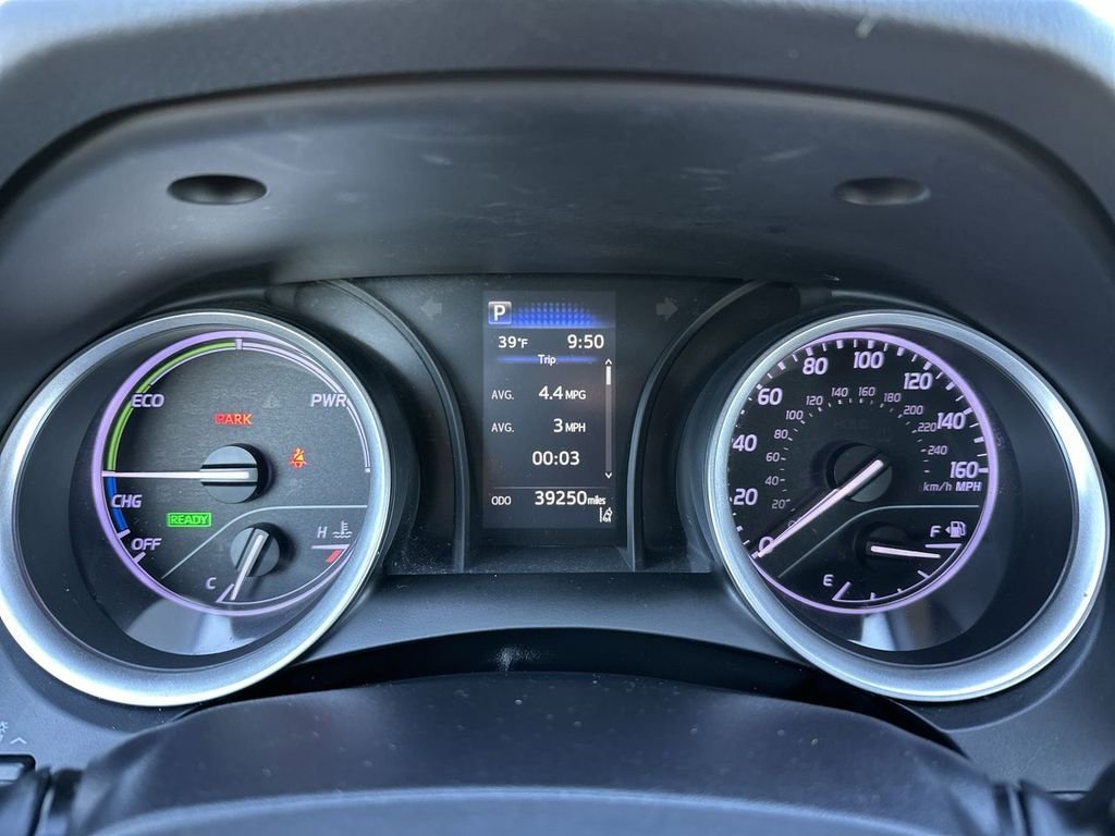 Used 2021 Toyota Camry LE image 19