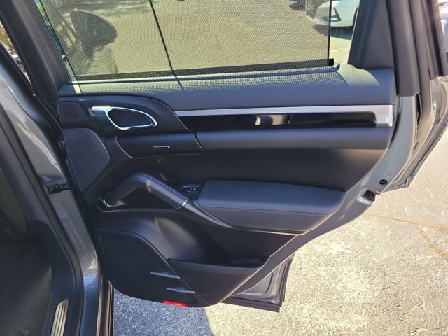 Used 2016 Porsche Cayenne image 32
