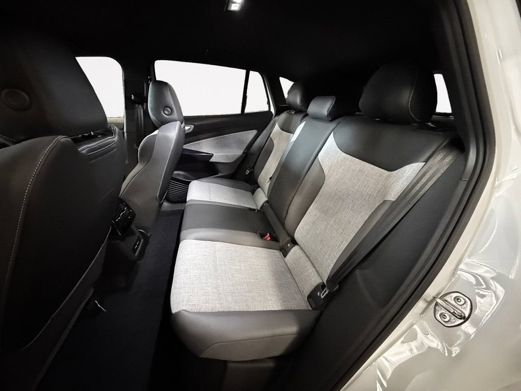 New 2026 Volkswagen ID.4 Pro RWD image 12