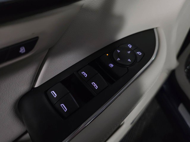 Used 2023 Buick Envision Avenir image 36