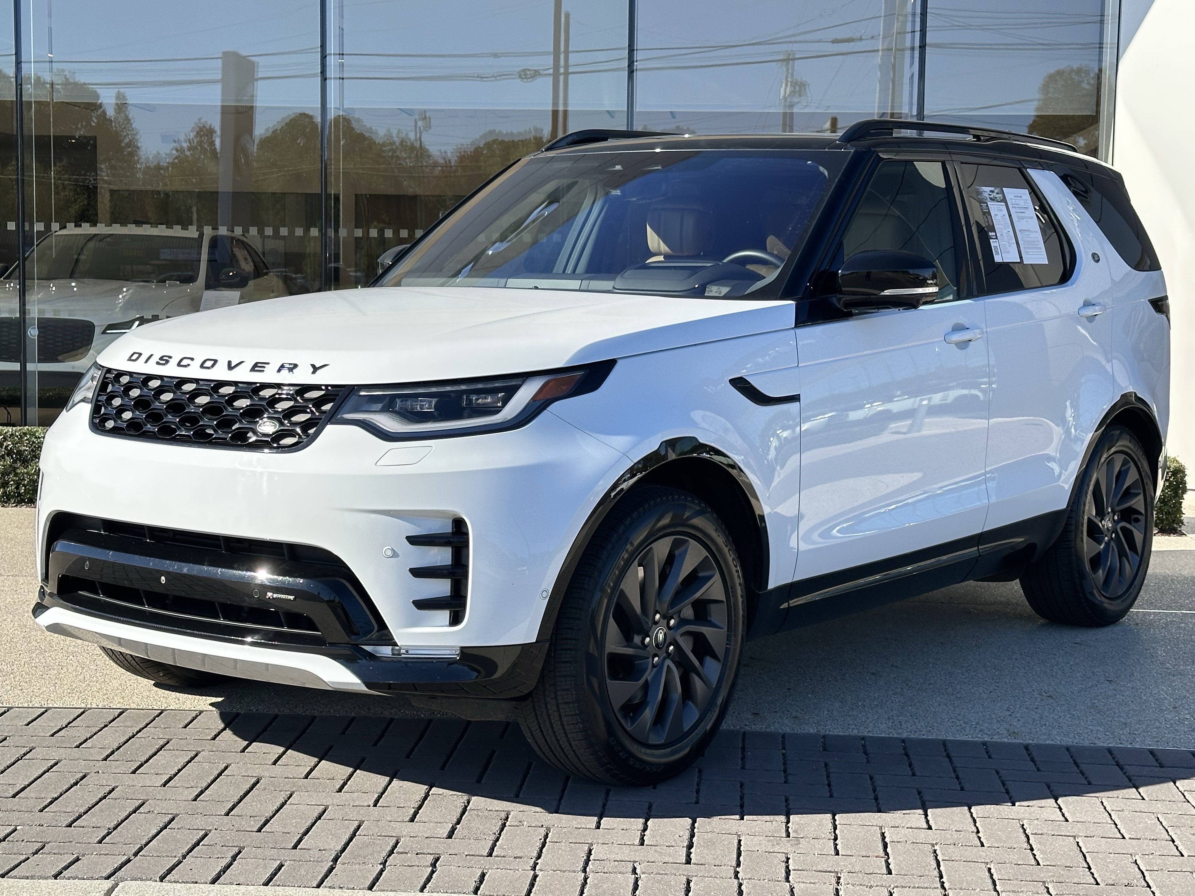Certified 2023 Land Rover Discovery S R-Dynamic AWD/4WD image 2