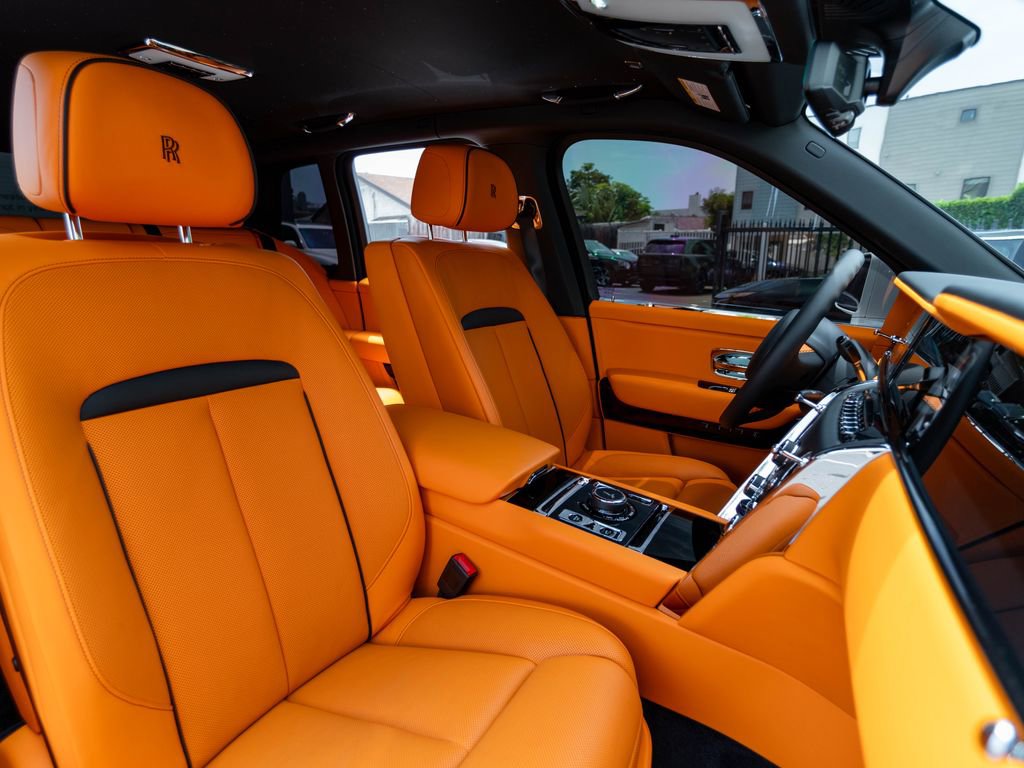 Used 2025 Rolls-Royce Cullinan AWD/4WD image 30