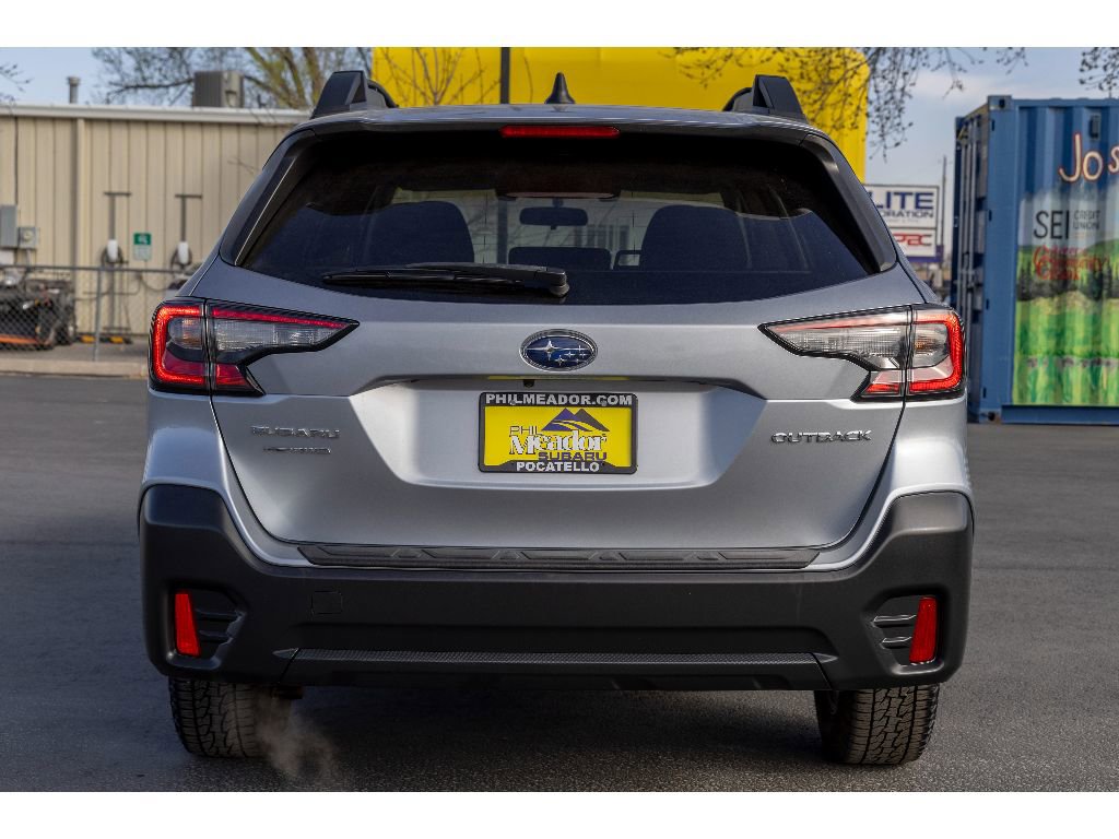 Used 2022 Subaru Outback Premium image 4