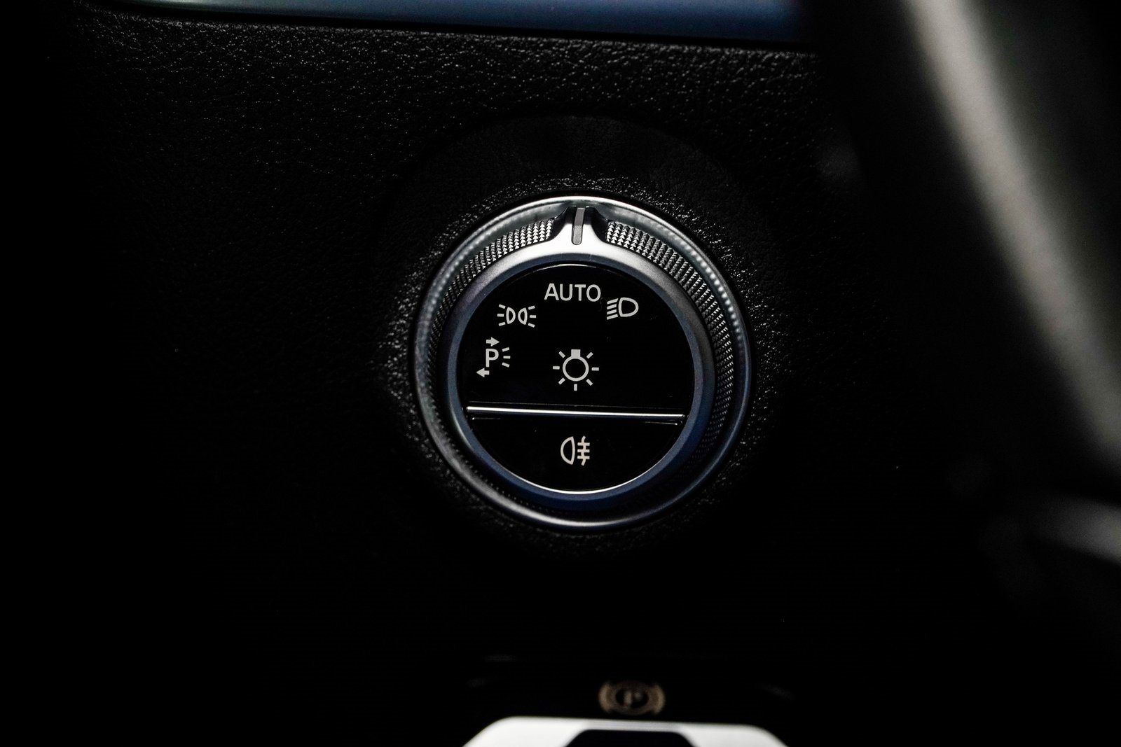 Used 2024 Mercedes-Benz C 300 Sedan image 27
