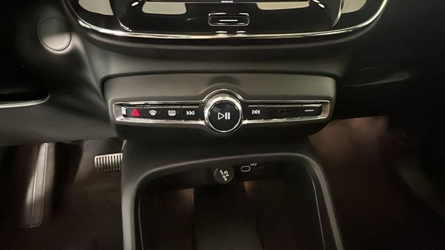 Used 2023 Volvo C40 P8 Recharge Ultimate AWD/4WD image 21