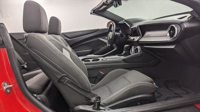 Used 2020 Chevrolet Camaro LT image 16