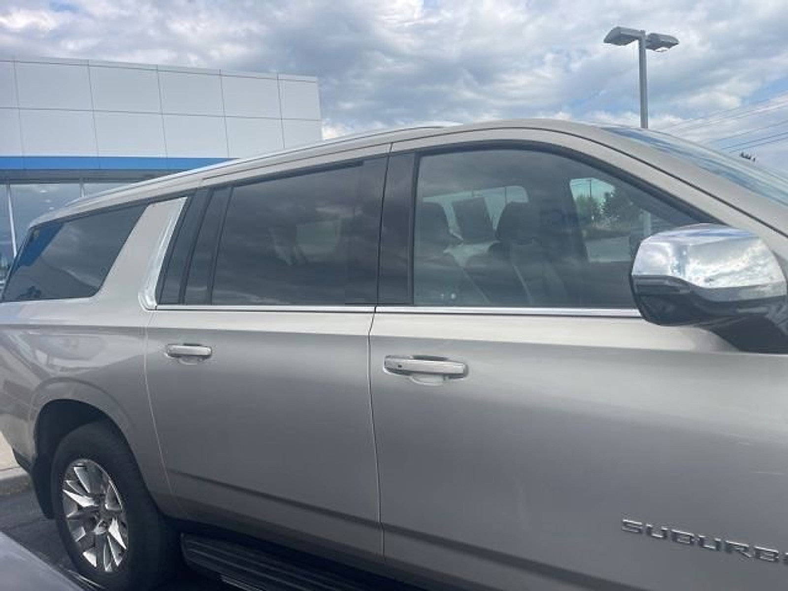 Used 2024 Chevrolet Suburban Premier AWD/4WD image 10