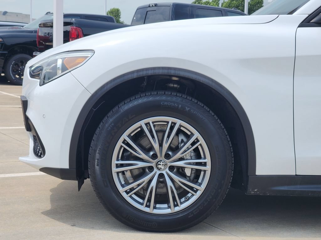 Used 2023 Alfa Romeo Stelvio Sprint AWD/4WD image 8