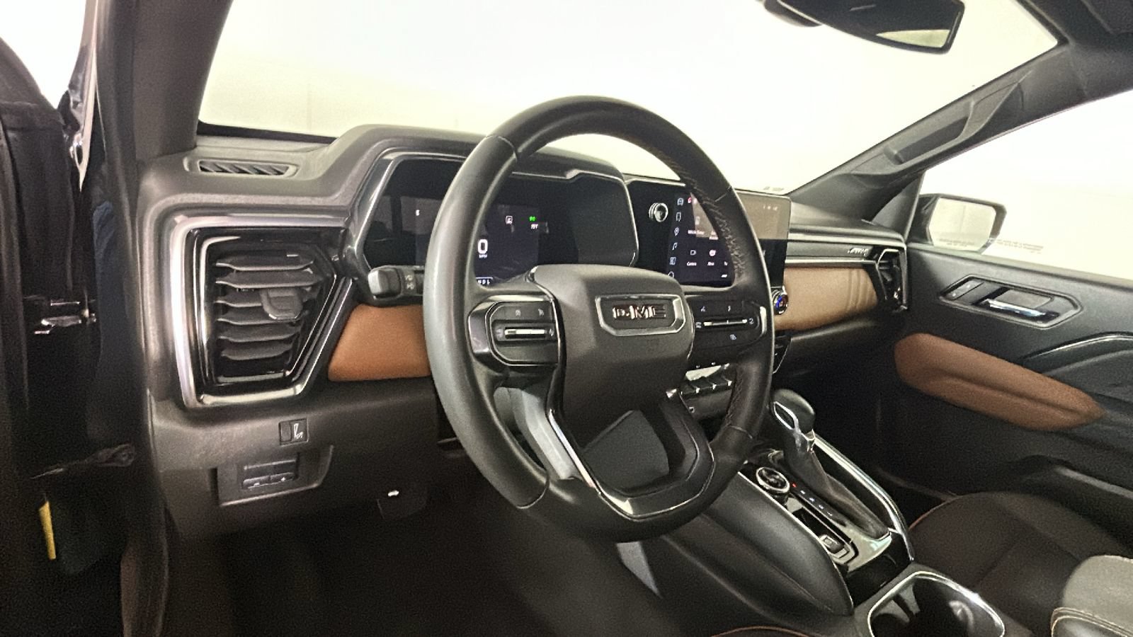 Used 2023 GMC Canyon AT4 AWD/4WD image 15