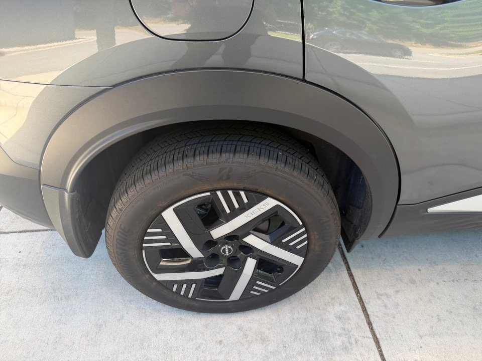 Certified 2026 Nissan Kicks SV FWD image 27