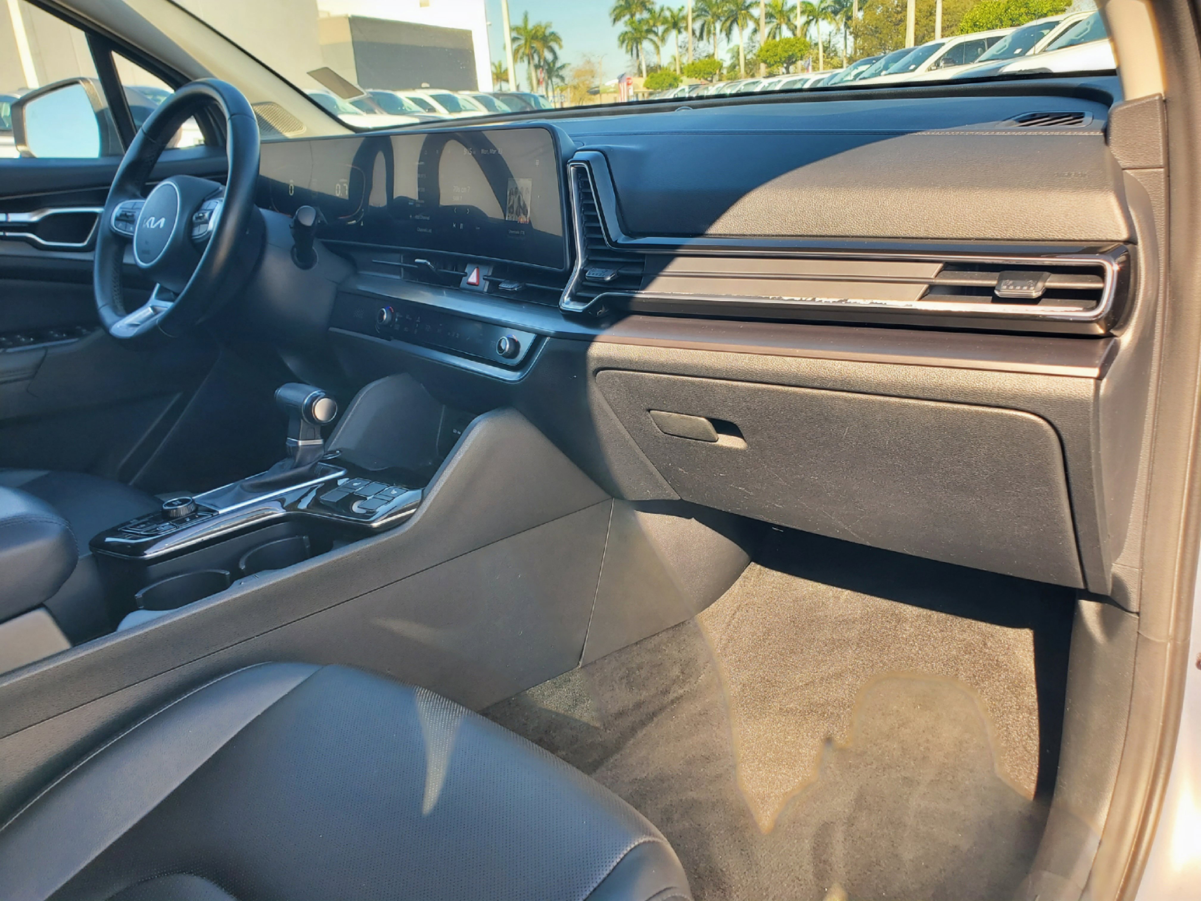 Used 2023 Kia Sportage EX image 19