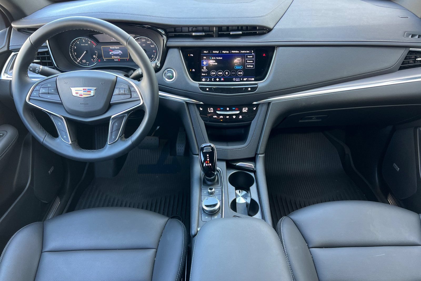 Used 2025 Cadillac XT5 Luxury w/ LPO, Floor Liner Package FWD image 14