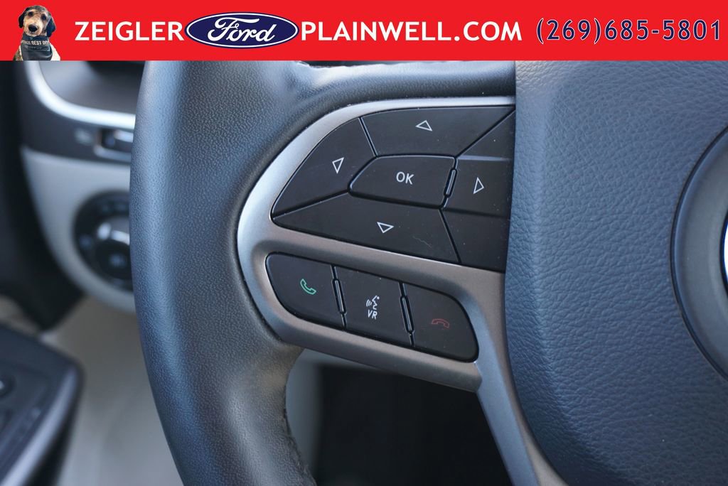 Used 2021 Jeep Cherokee Latitude Plus AWD/4WD image 23
