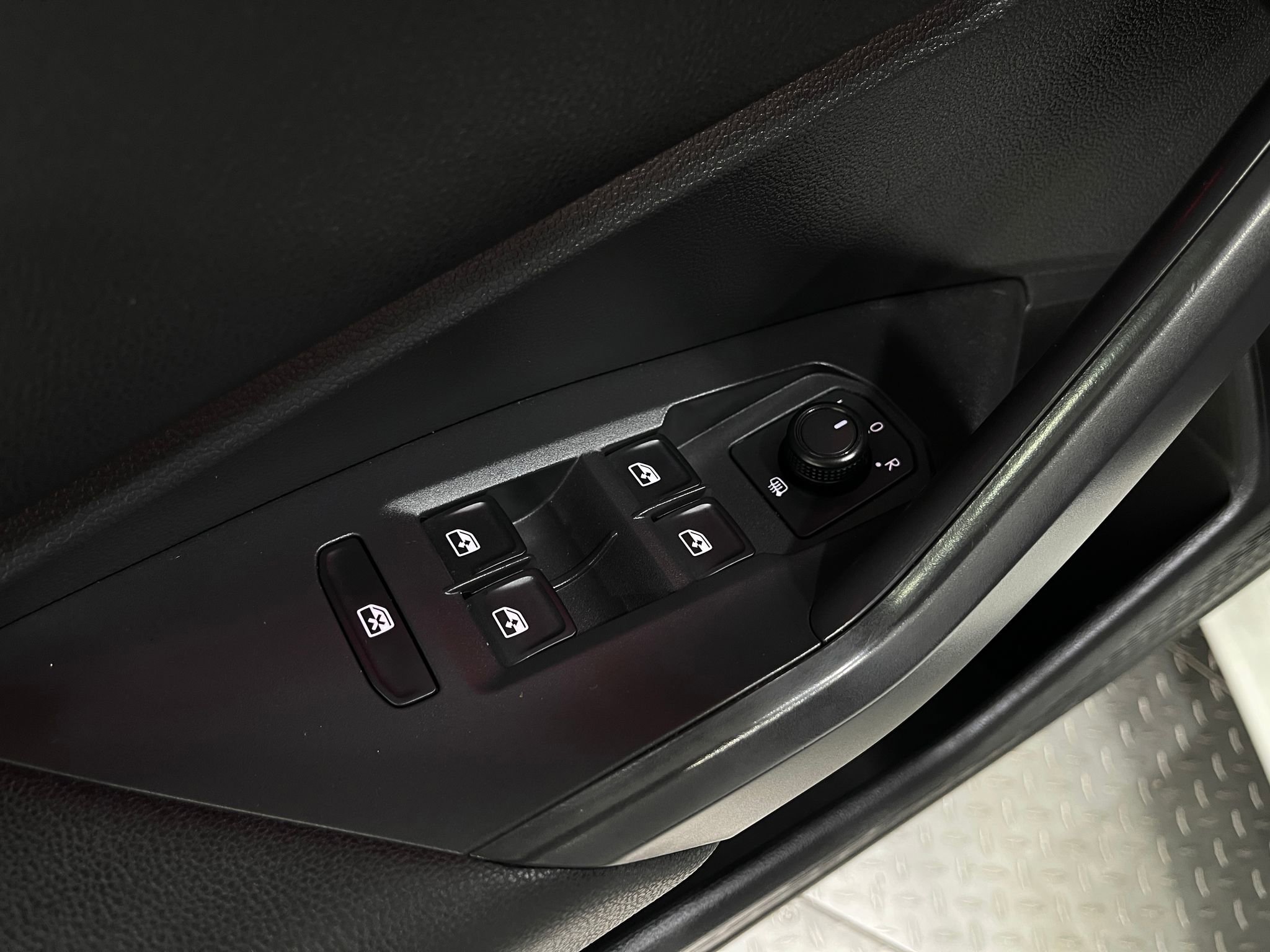 Used 2019 Volkswagen Jetta SEL FWD image 15
