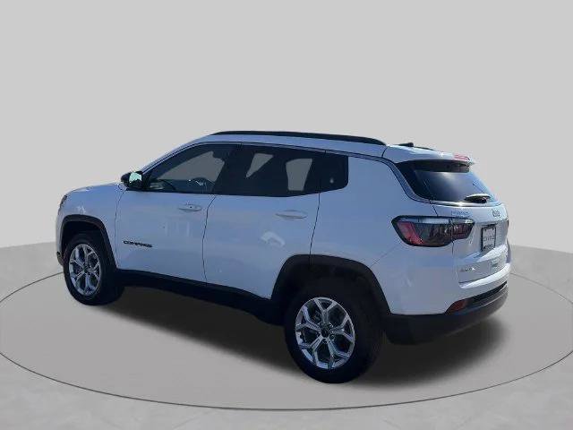 Certified 2025 Jeep Compass Latitude w/ Sun & Sound Group AWD/4WD image 4