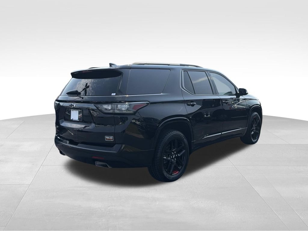Used 2021 Chevrolet Traverse Premier w/ Redline Edition FWD image 3