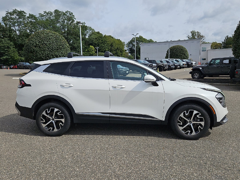 Used 2023 Kia Sportage EX AWD/4WD image 8