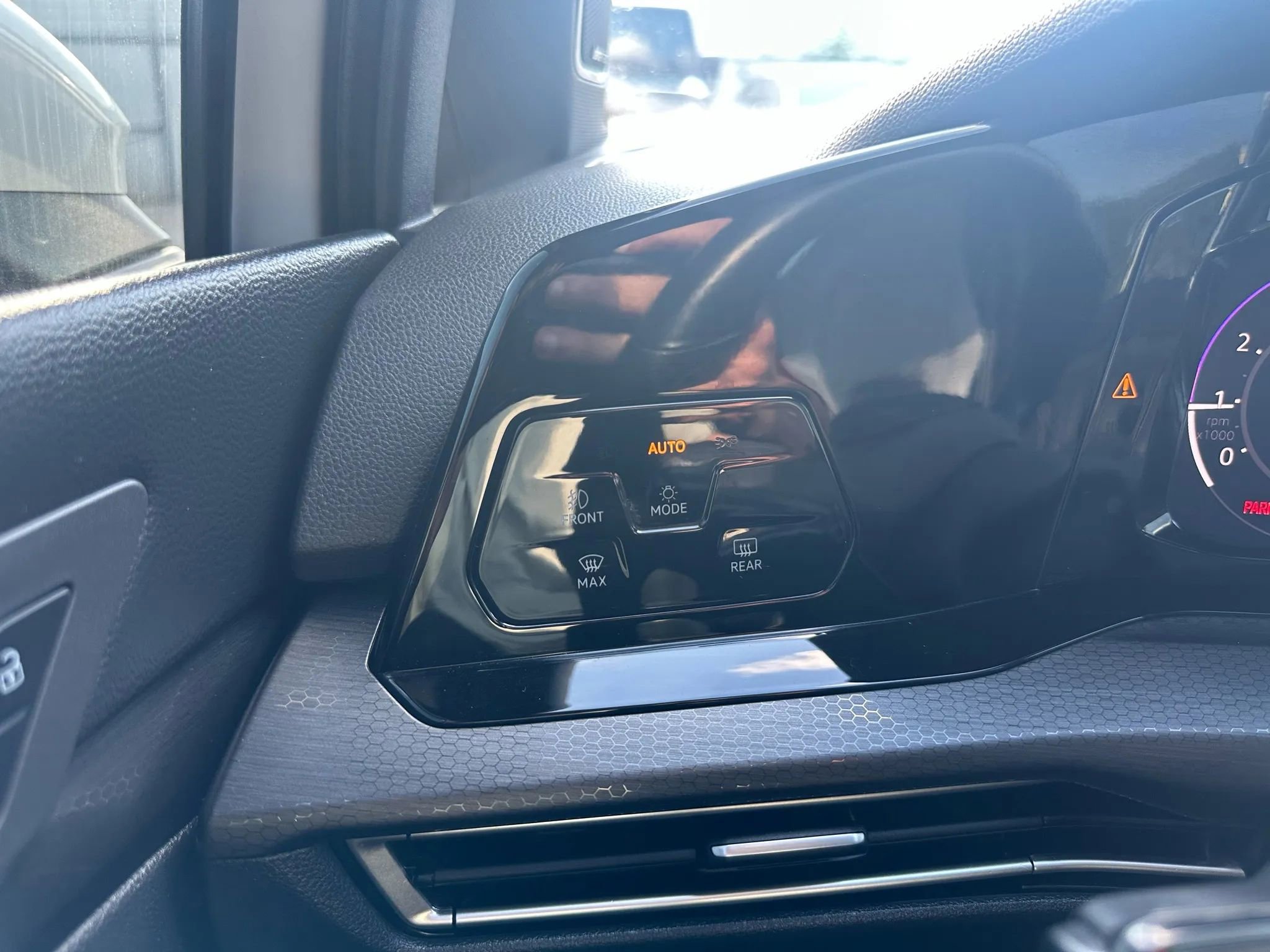 Used 2022 Volkswagen GTI SE image 15