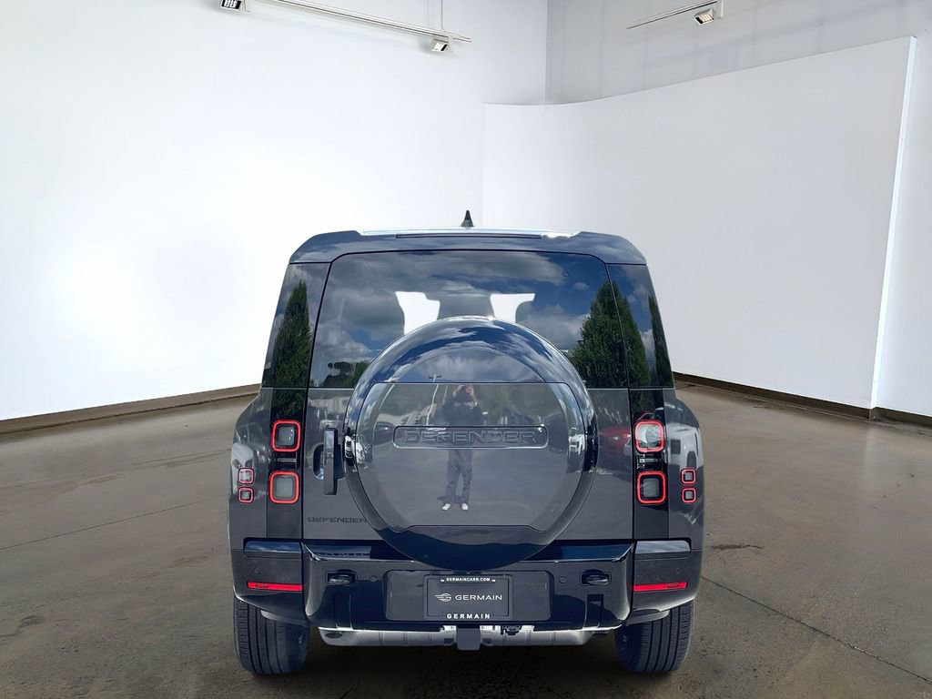 New 2026 Land Rover Defender 130 X-Dynamic SE AWD/4WD image 5
