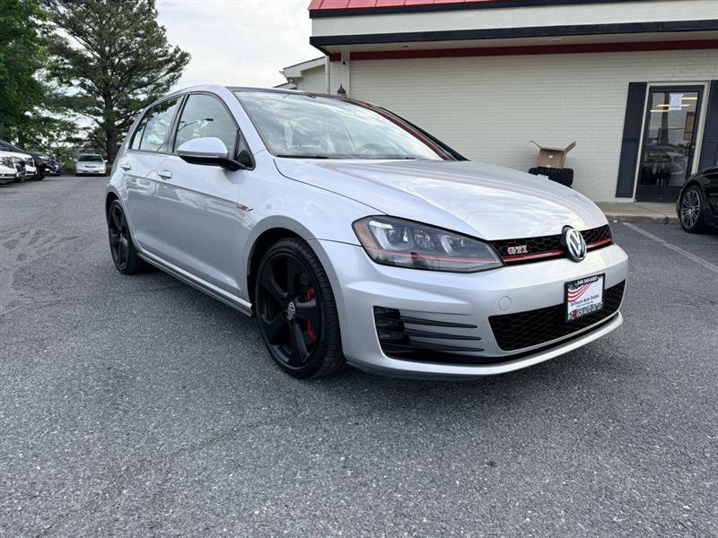 Used 2017 Volkswagen GTI SE FWD image 3
