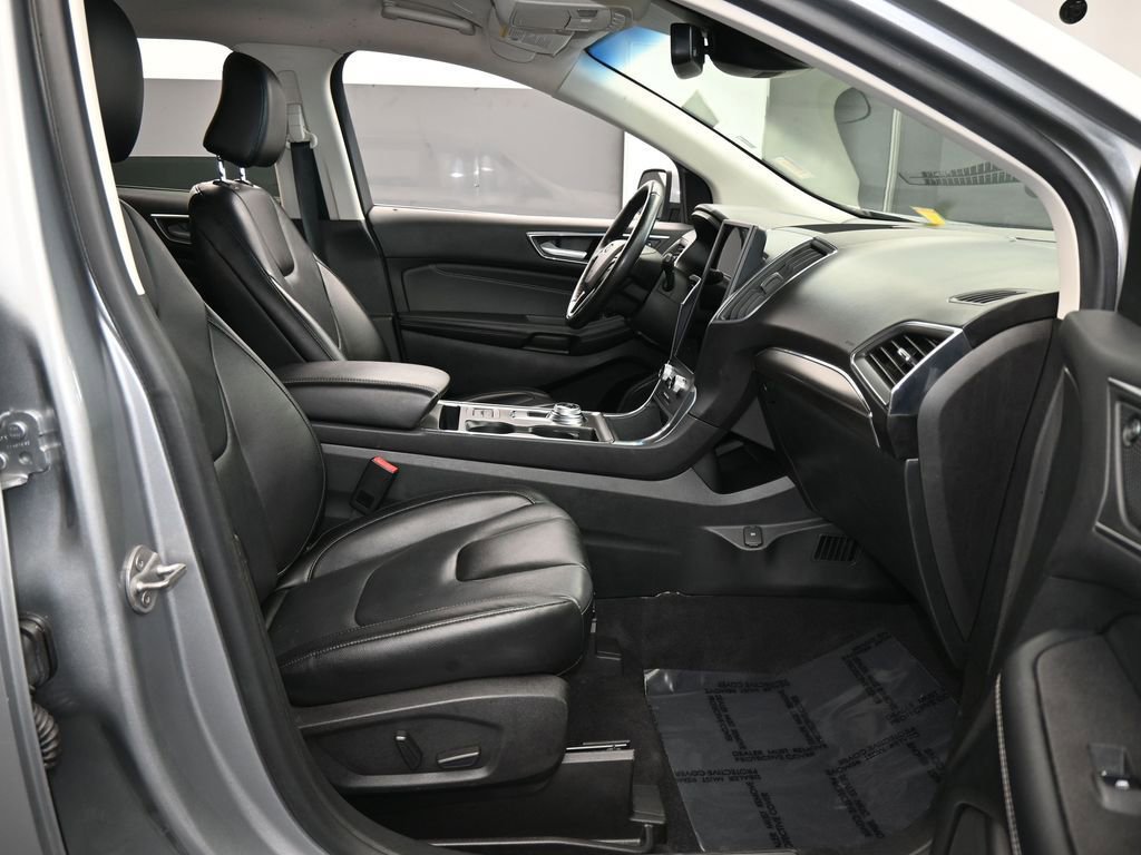 Used 2022 Ford Edge Titanium image 47
