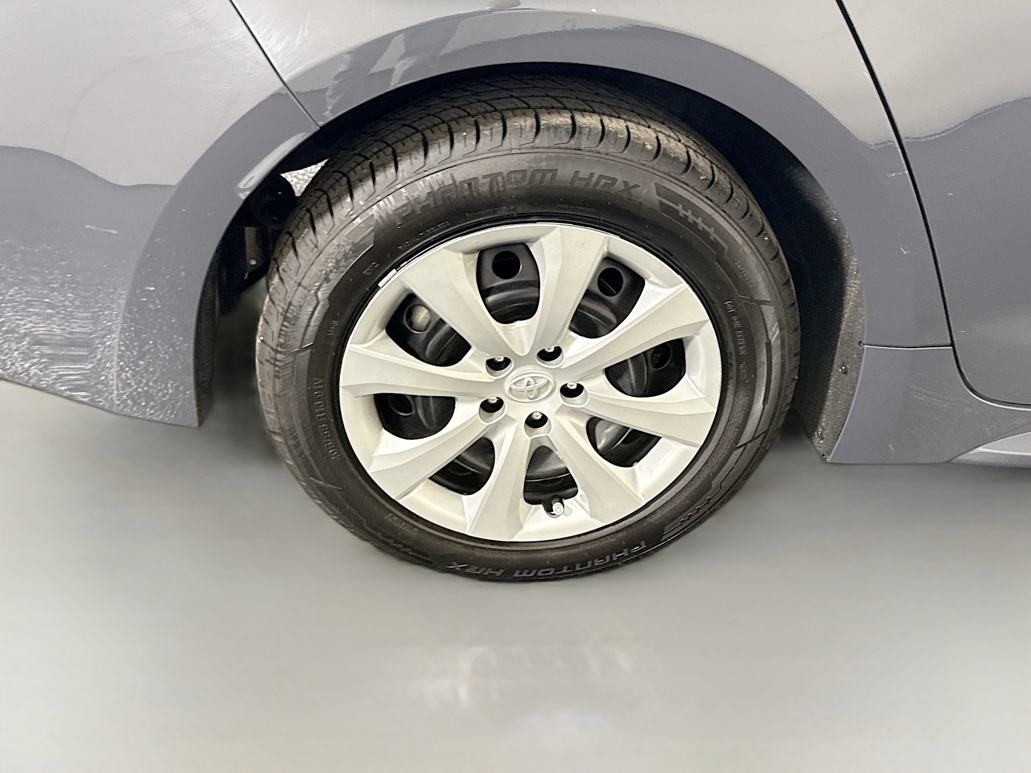 Used 2024 Toyota Corolla LE FWD image 32