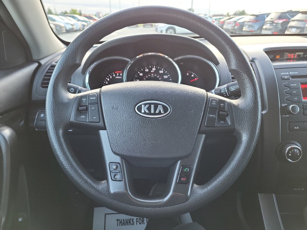 Used 2013 Kia Sorento LX image 16