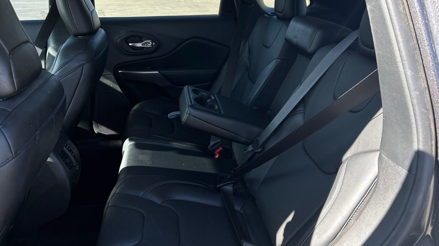 Used 2021 Jeep Cherokee Latitude Lux w/ Comfort/Convenience Group image 10