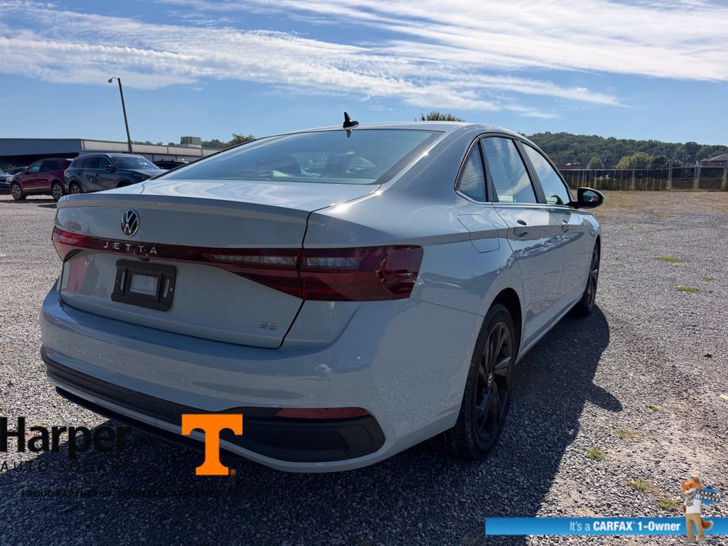 Used 2025 Volkswagen Jetta SE w/ Sunroof Package FWD image 5