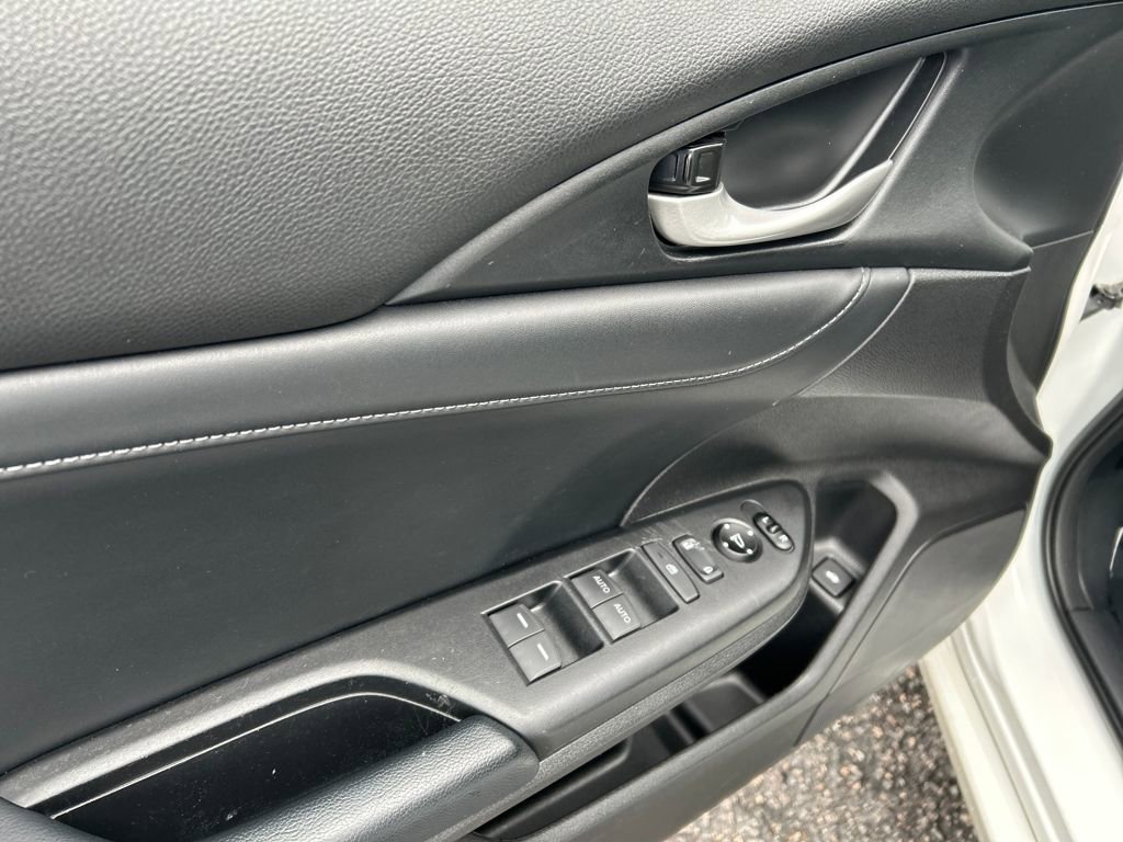 Used 2019 Honda Insight Touring image 12