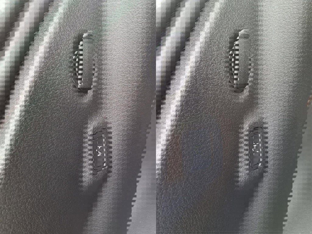 New 2026 Jeep Compass Limited w/ Sun, Sound & Navigation Group image 9