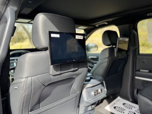 New 2026 Ford Expedition Platinum image 10