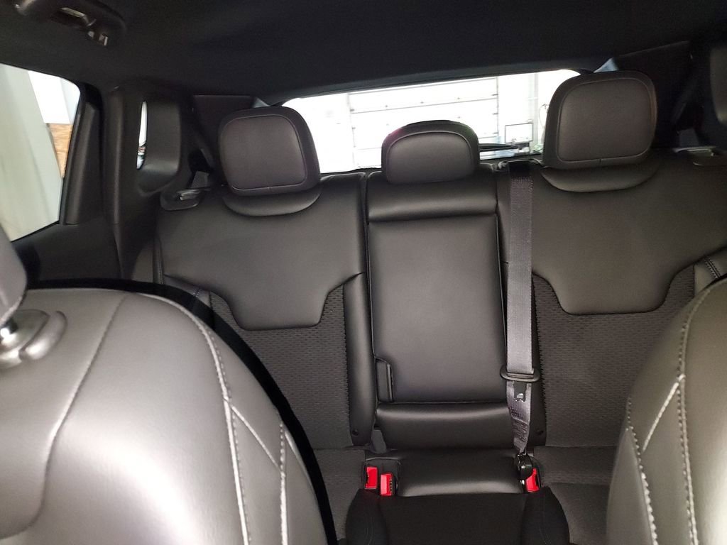 New 2026 Jeep Compass Latitude image 13