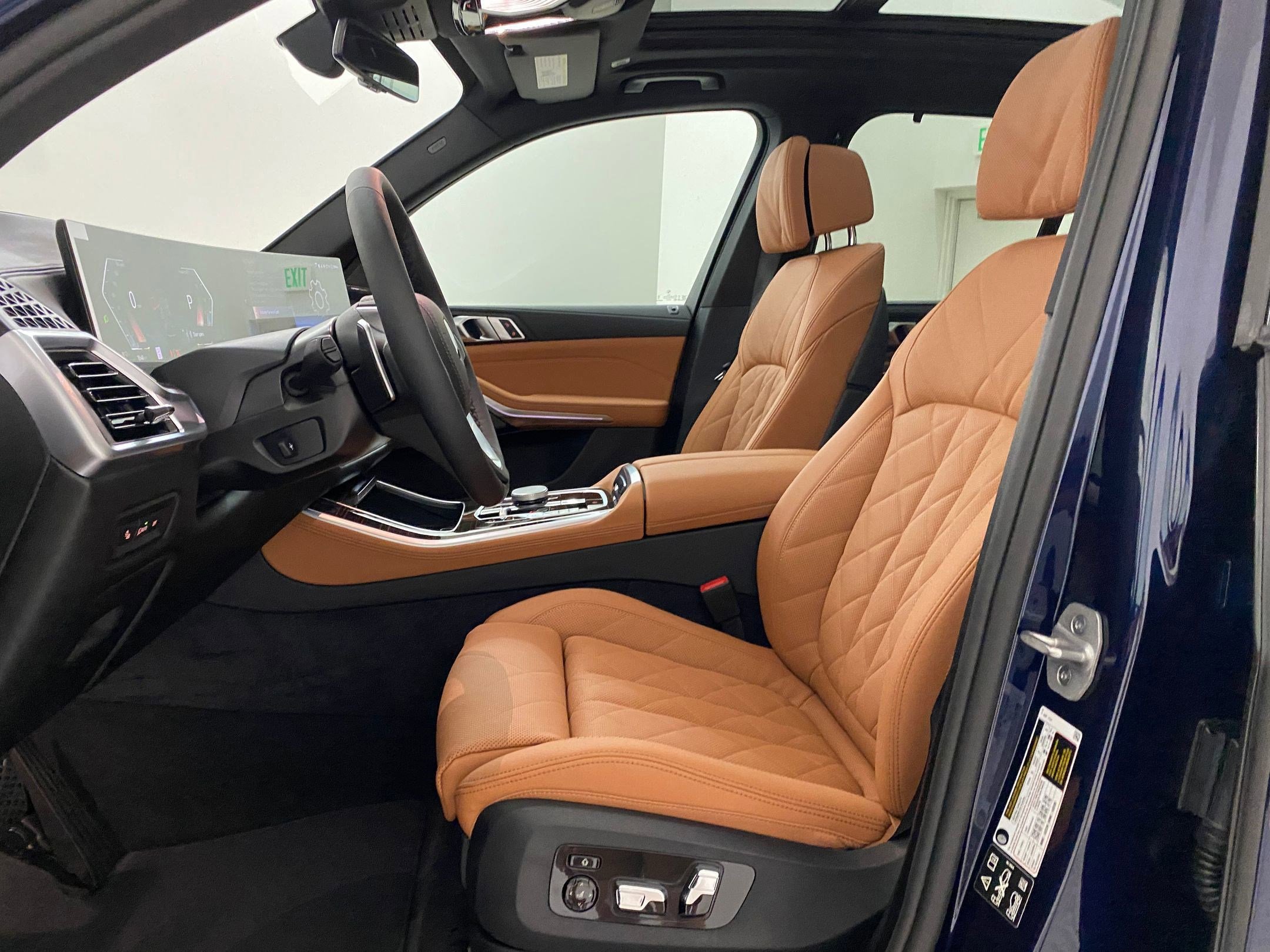 Used 2026 BMW X5 xDrive40i w/ Climate Comfort Package image 4