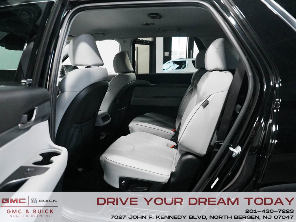 Used 2023 Hyundai Palisade SEL image 30