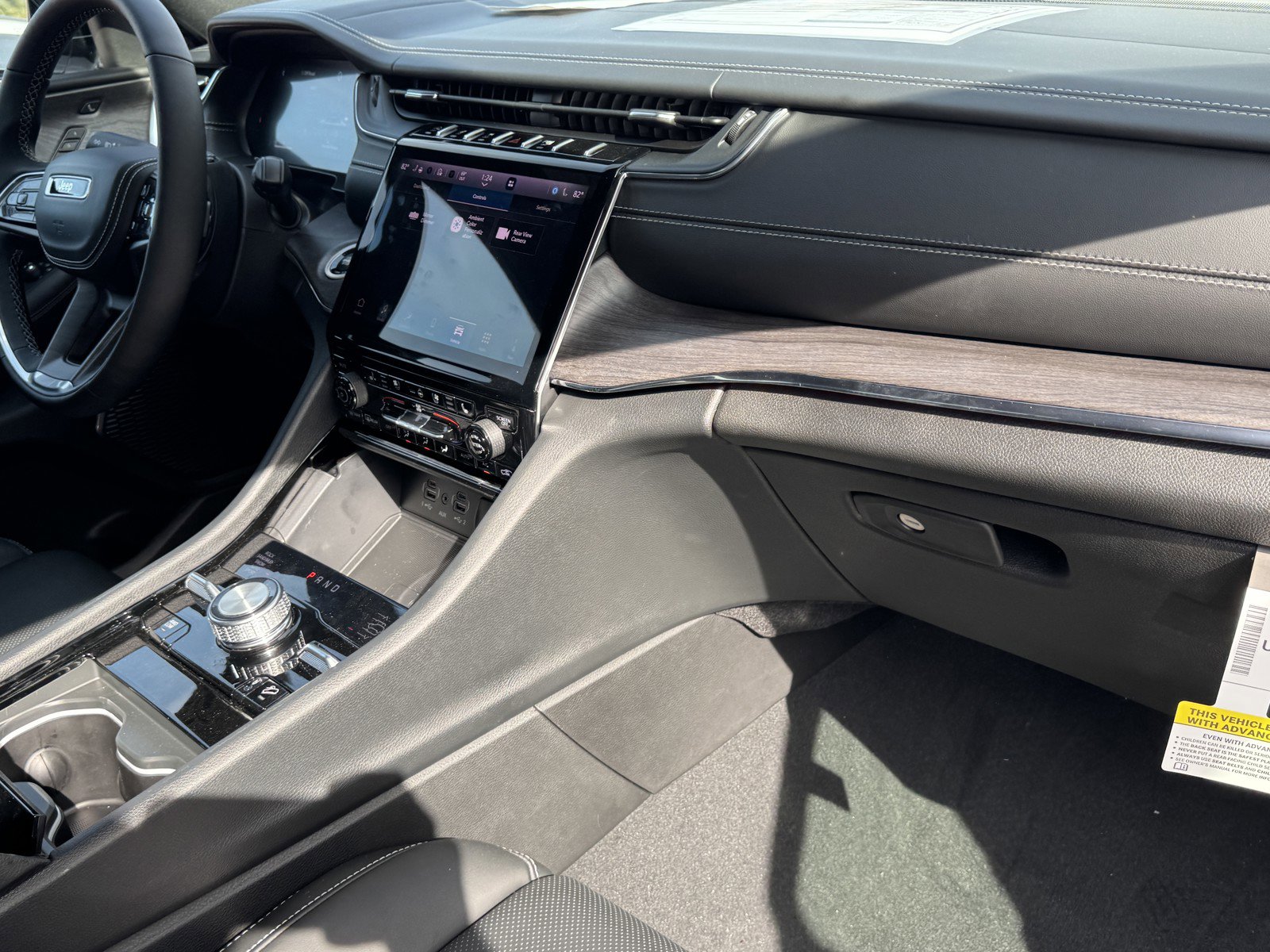 New 2025 Jeep Grand Cherokee Overland w/ Luxury Tech Group IV image 7