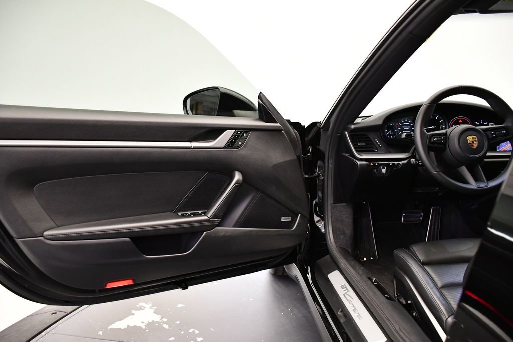 Used 2021 Porsche 911 Carrera image 32