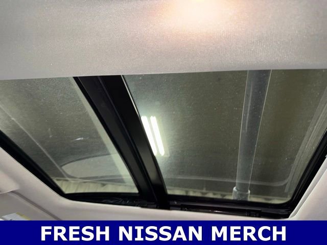 Used 2023 Nissan Pathfinder Platinum w/ Cargo Package image 11