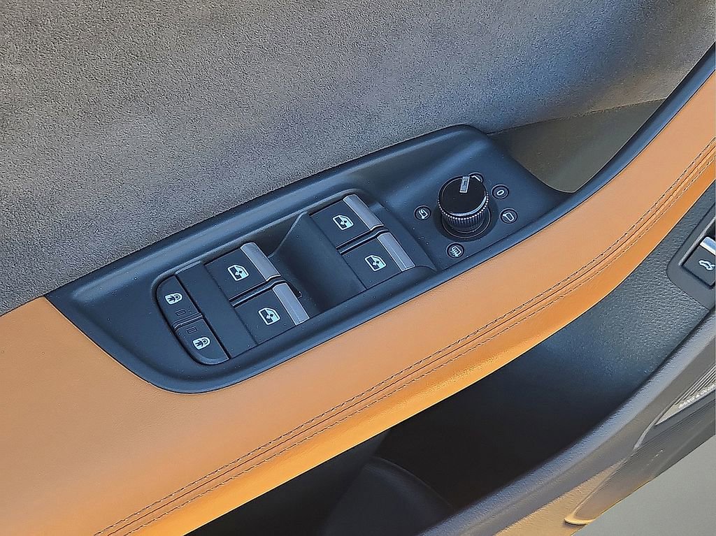 Used 2024 Audi RS Q8 4.0T image 22