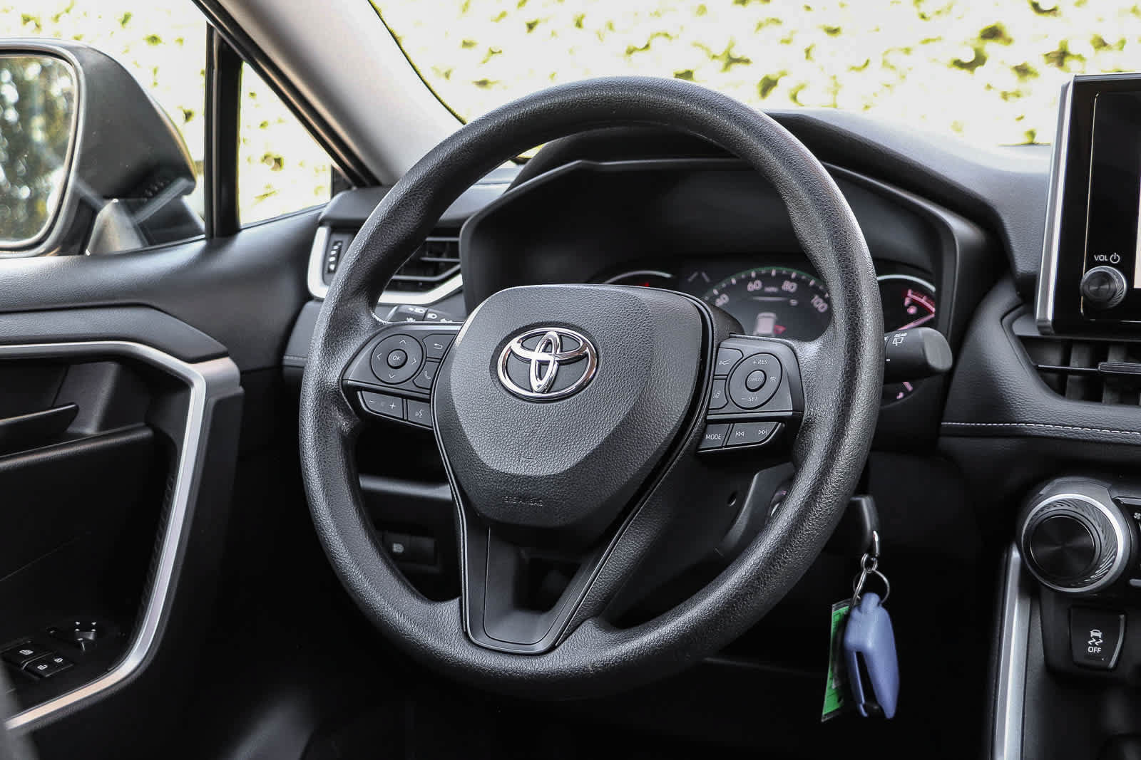 Used 2023 Toyota RAV4 LE FWD image 16