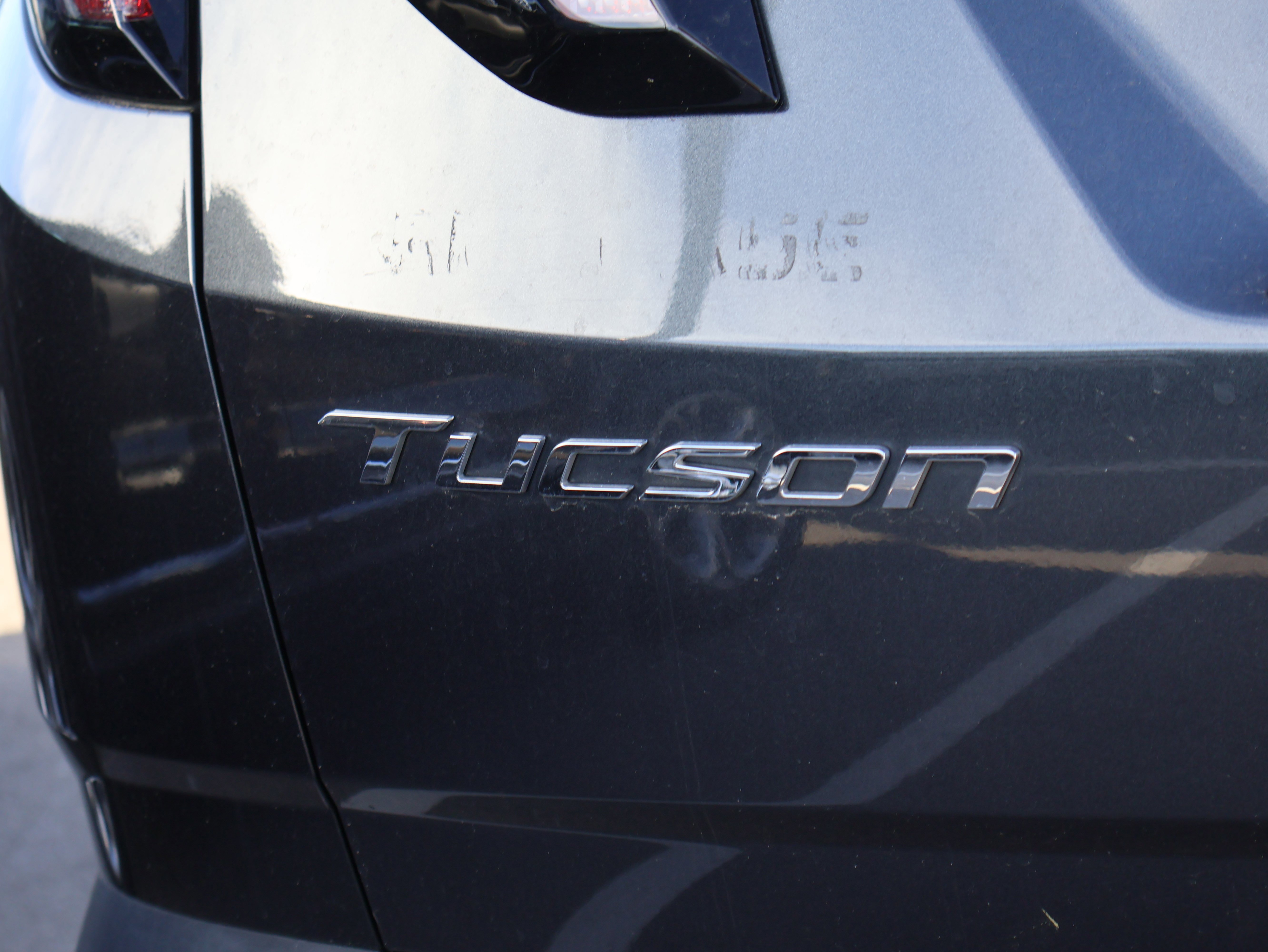 Used 2023 Hyundai Tucson Limited w/ Cargo Package image 16