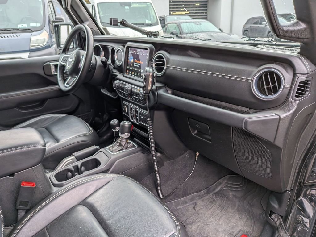 Certified 2018 Jeep Wrangler Unlimited Sahara image 24