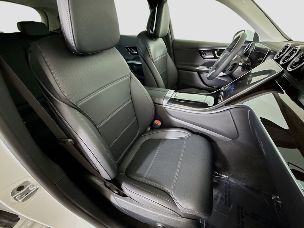 Used 2024 Mercedes-Benz GLC 300 4MATIC image 26