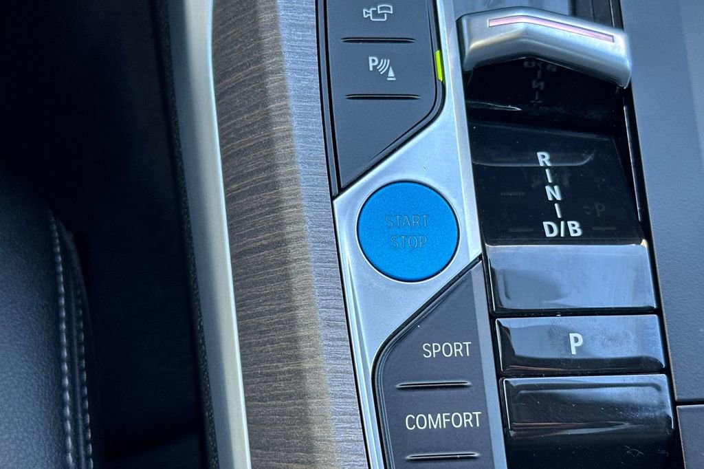 Used 2025 BMW i4 eDrive40 w/ M Sport Package RWD image 25