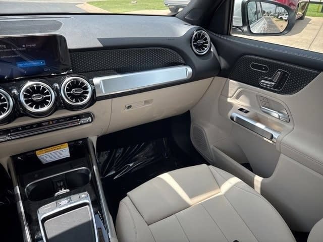 Certified 2025 Mercedes-Benz GLB 250 image 12