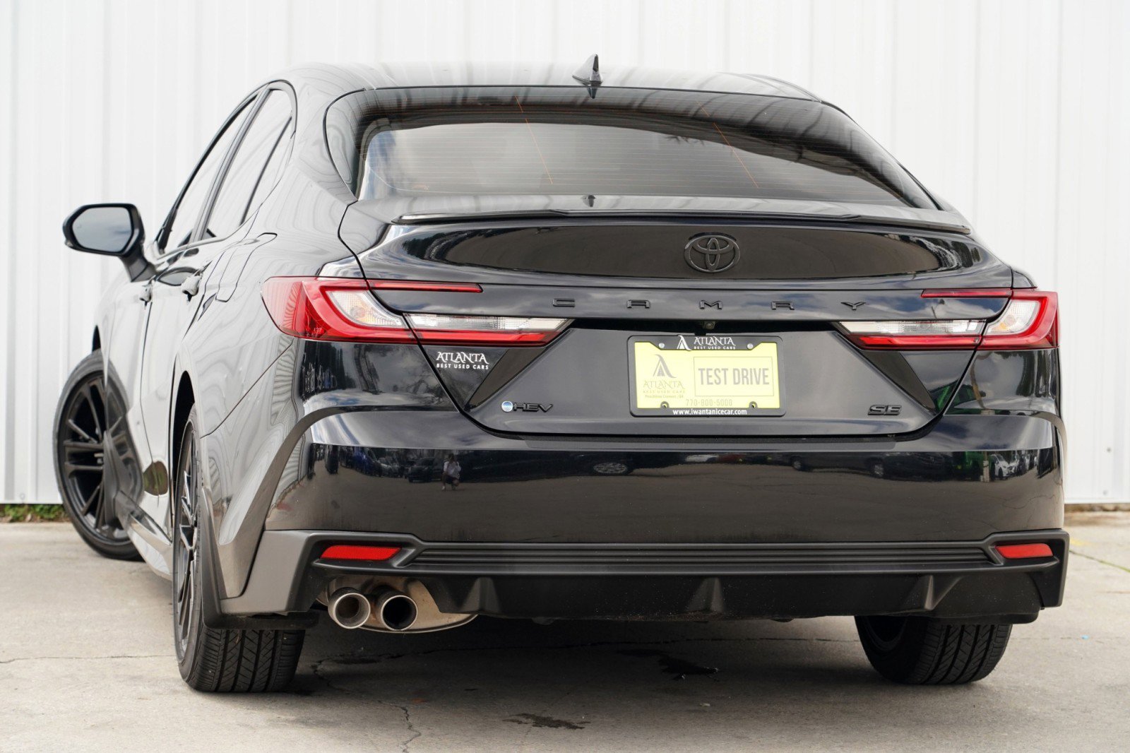 Used 2025 Toyota Camry SE w/ Convenience Package image 5