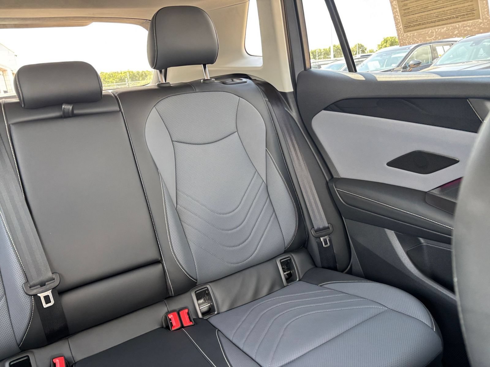 Used 2026 Volkswagen Tiguan SE AWD/4WD image 56